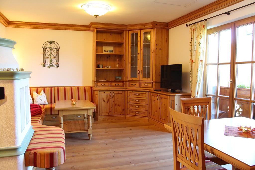 Ferienwohnung Schossleitner - Der Wohlfuehl-Ansitz Am Wolfgangsee Mit Weitblick St. Gilgen Pokój zdjęcie