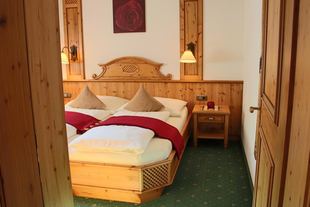Ferienwohnung Schossleitner - Der Wohlfuehl-Ansitz Am Wolfgangsee Mit Weitblick St. Gilgen Pokój zdjęcie